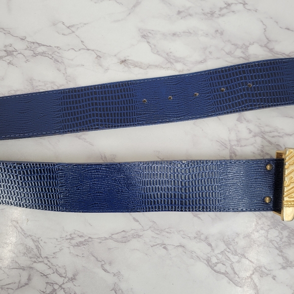 Vintage 80s Faux Lizard Embossed Blue Belt with Oversized Gold Buckle - Picture 4 of 11